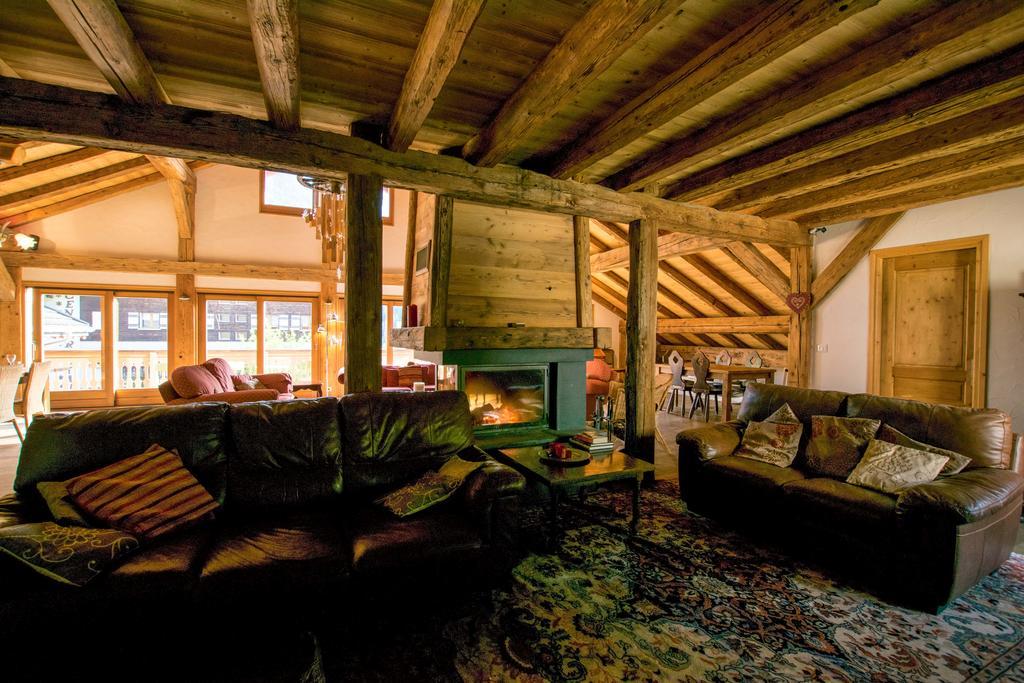 La Ferme Du Chateau Abondance Exterior foto